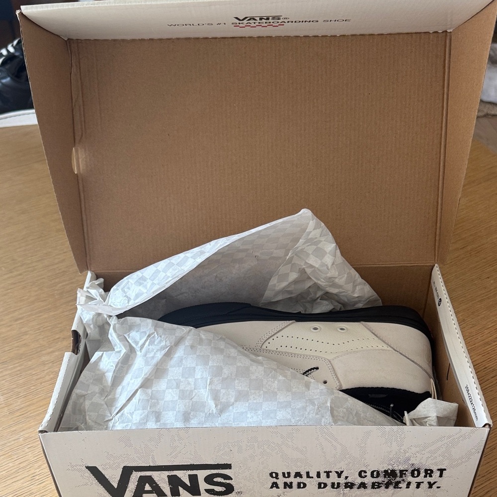 Vans x Girl Skateboards - Sz 9.5 Mike Carrol Skate MC 96 - Picture 2 of 5